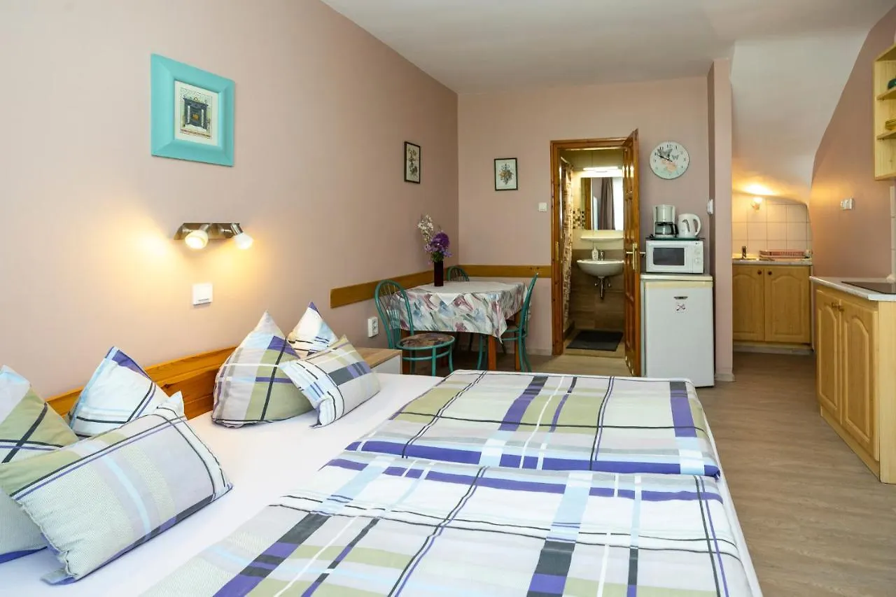 Apartment Cecey Apartman Eger